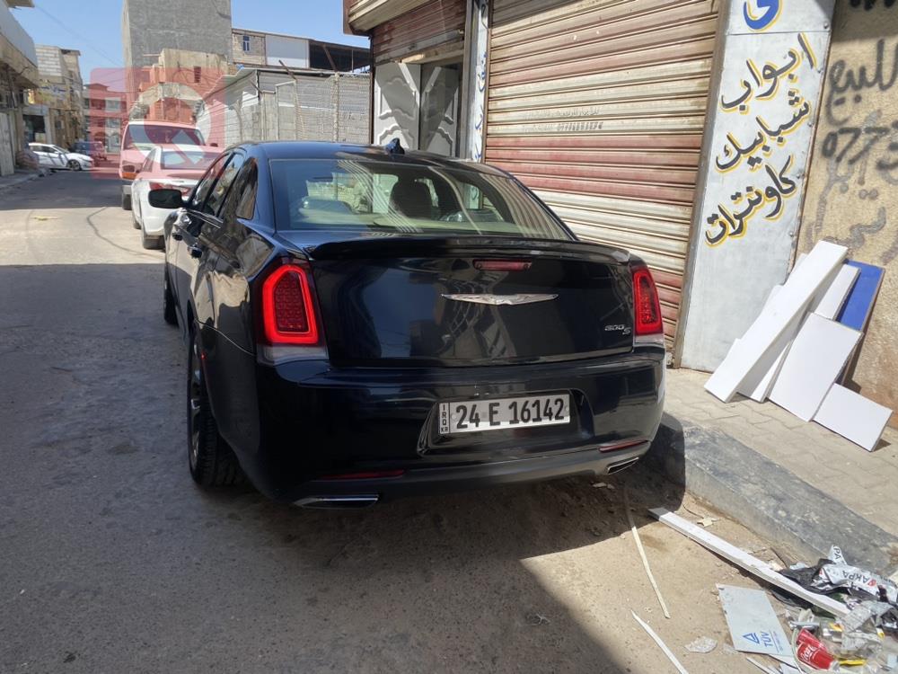 کرایسلەر 300